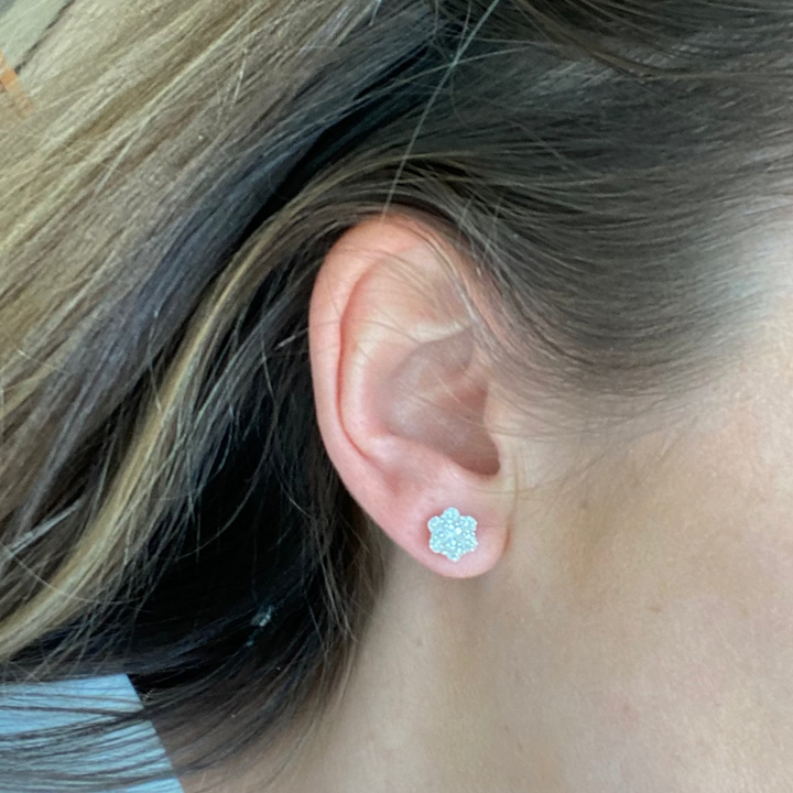 Witgouden oorbellen met diamant