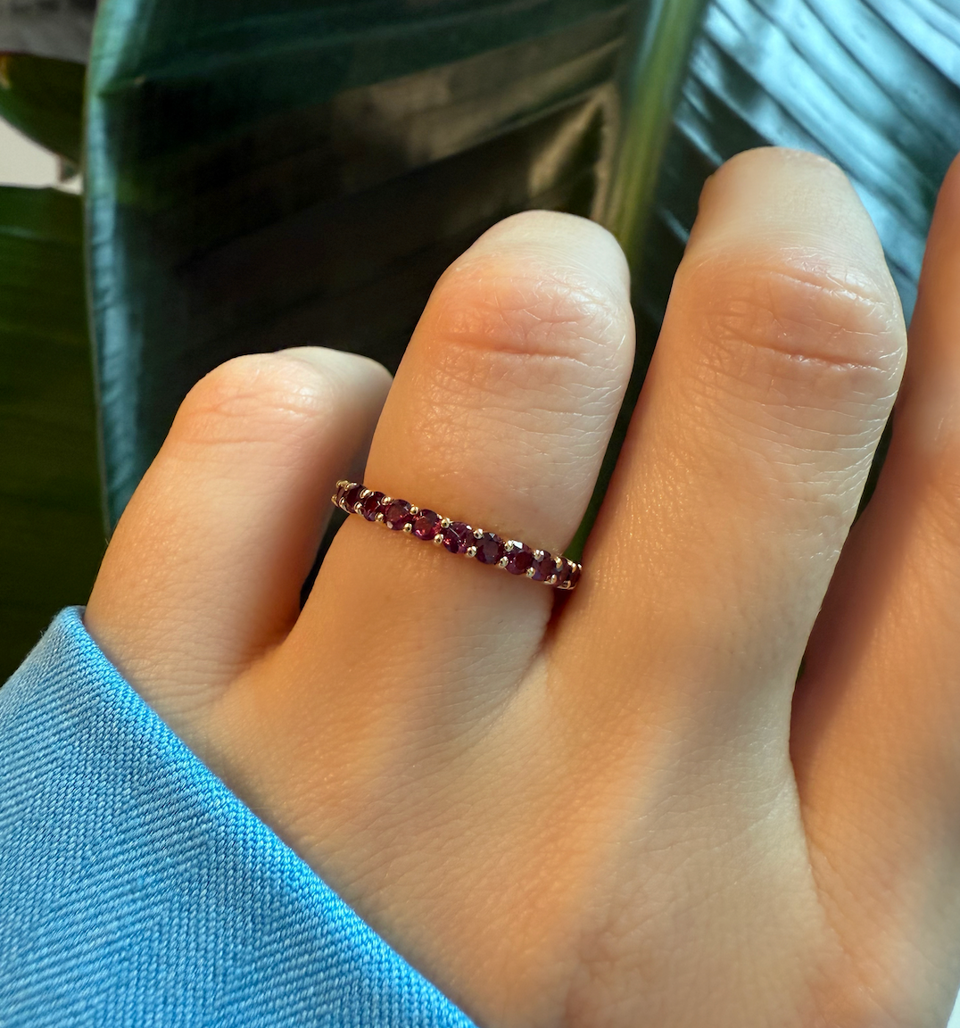 Granaat eternity ring