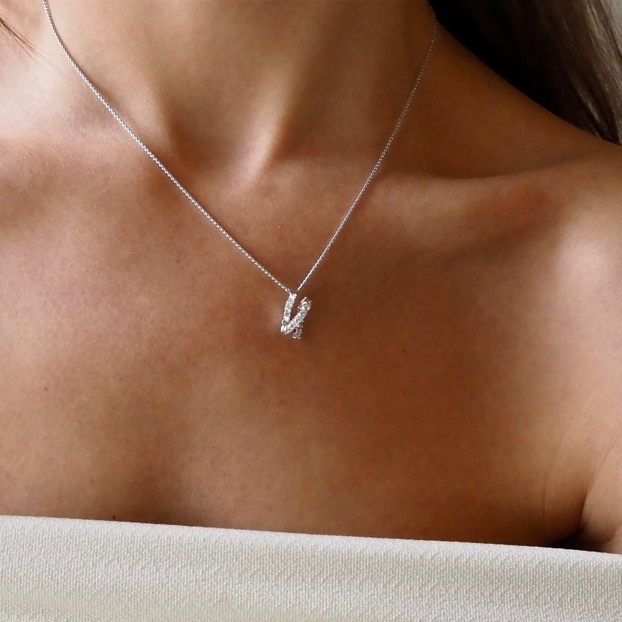 Hanger met diamanteivorm