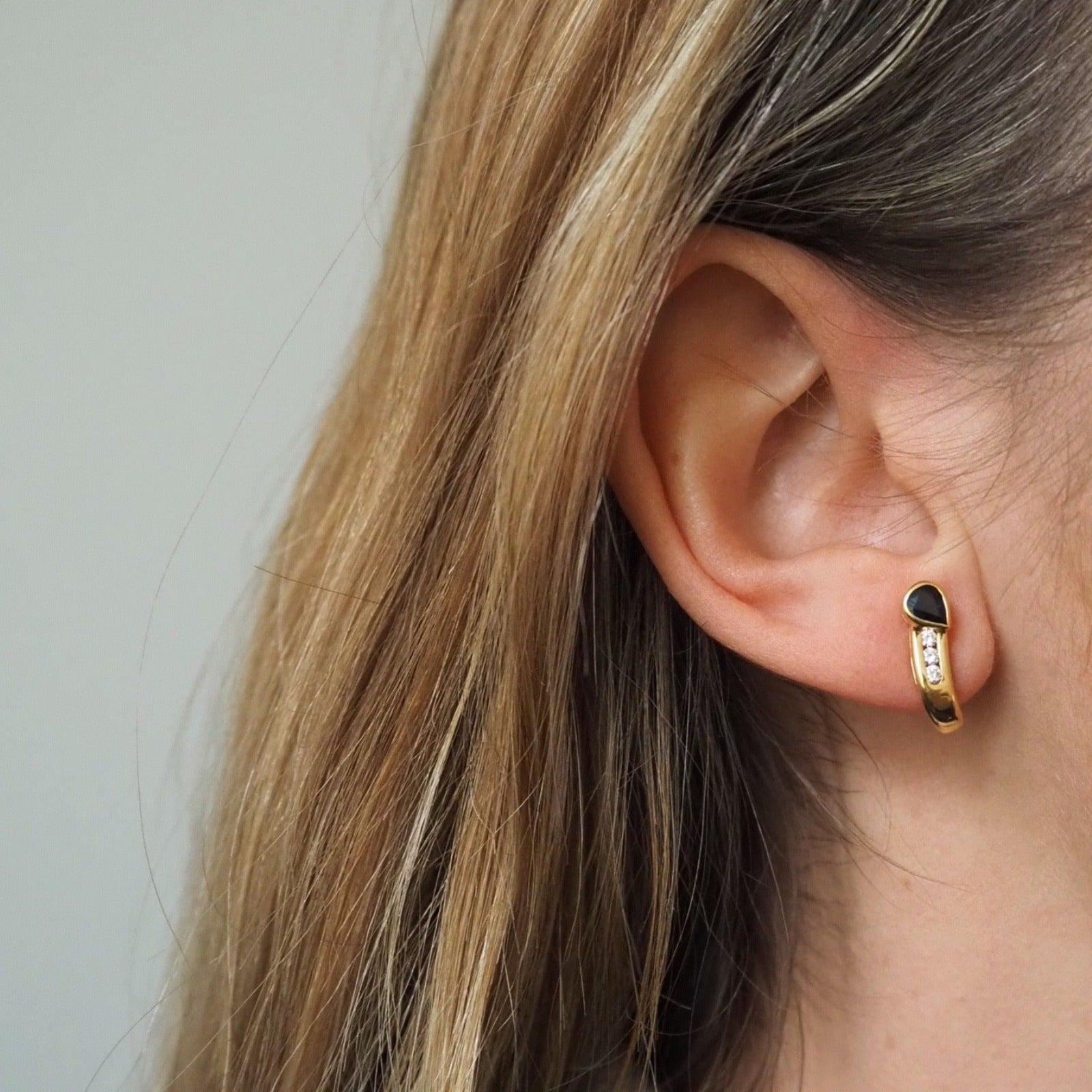 Sapphire diamonds earrings