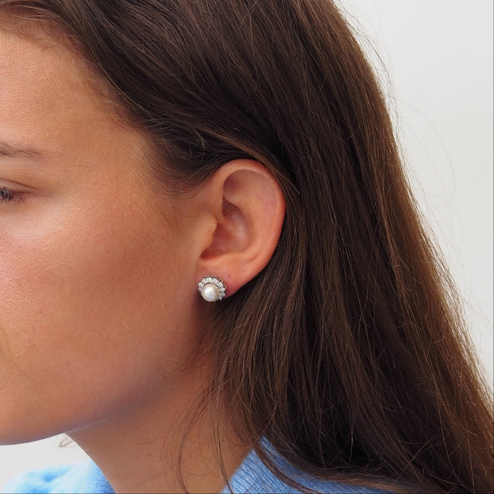 Oorbellen met parels en diamanten