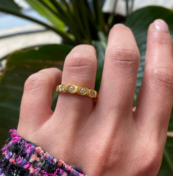 Geelgouden ring met 5 diamanten