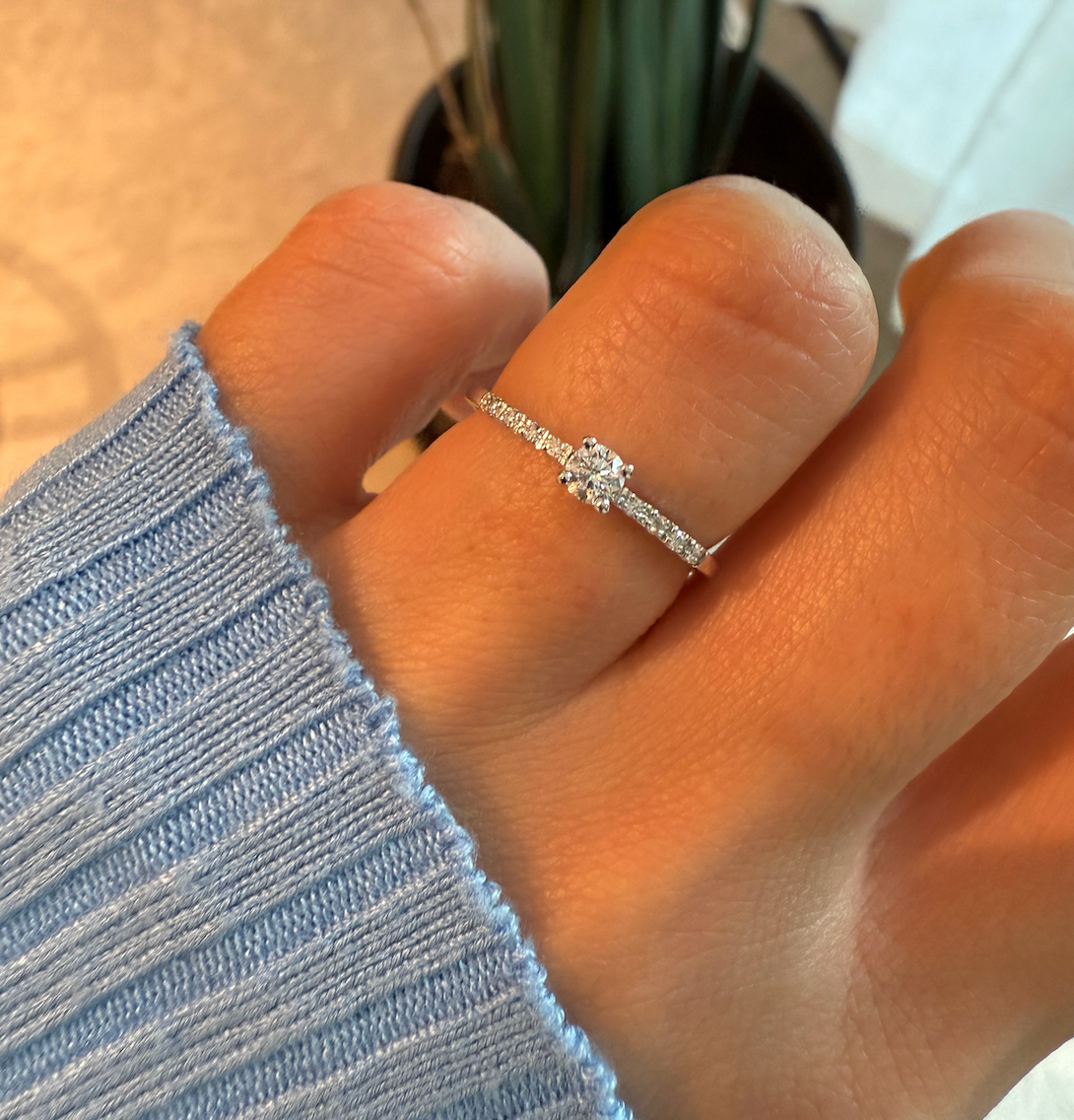 Ring met 0.13 ct solitaire