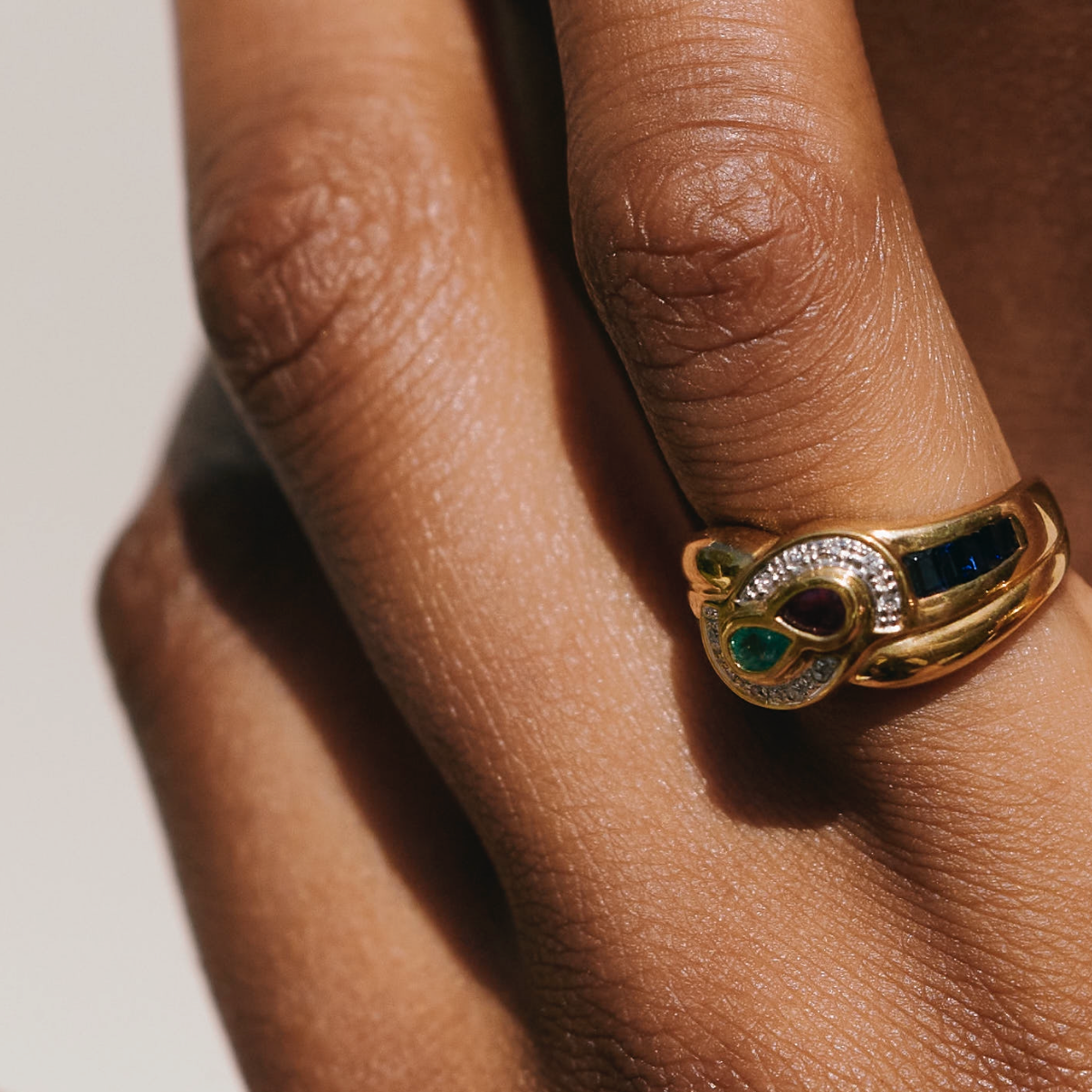 Ring met gekleurde peren