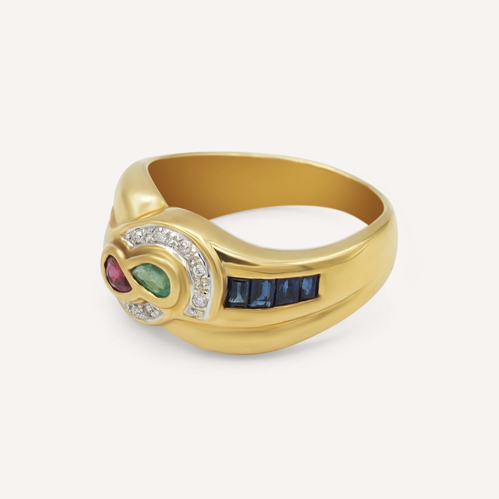 Ring met kleurstenen