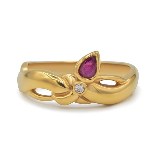 Ring met robijn in peervorm