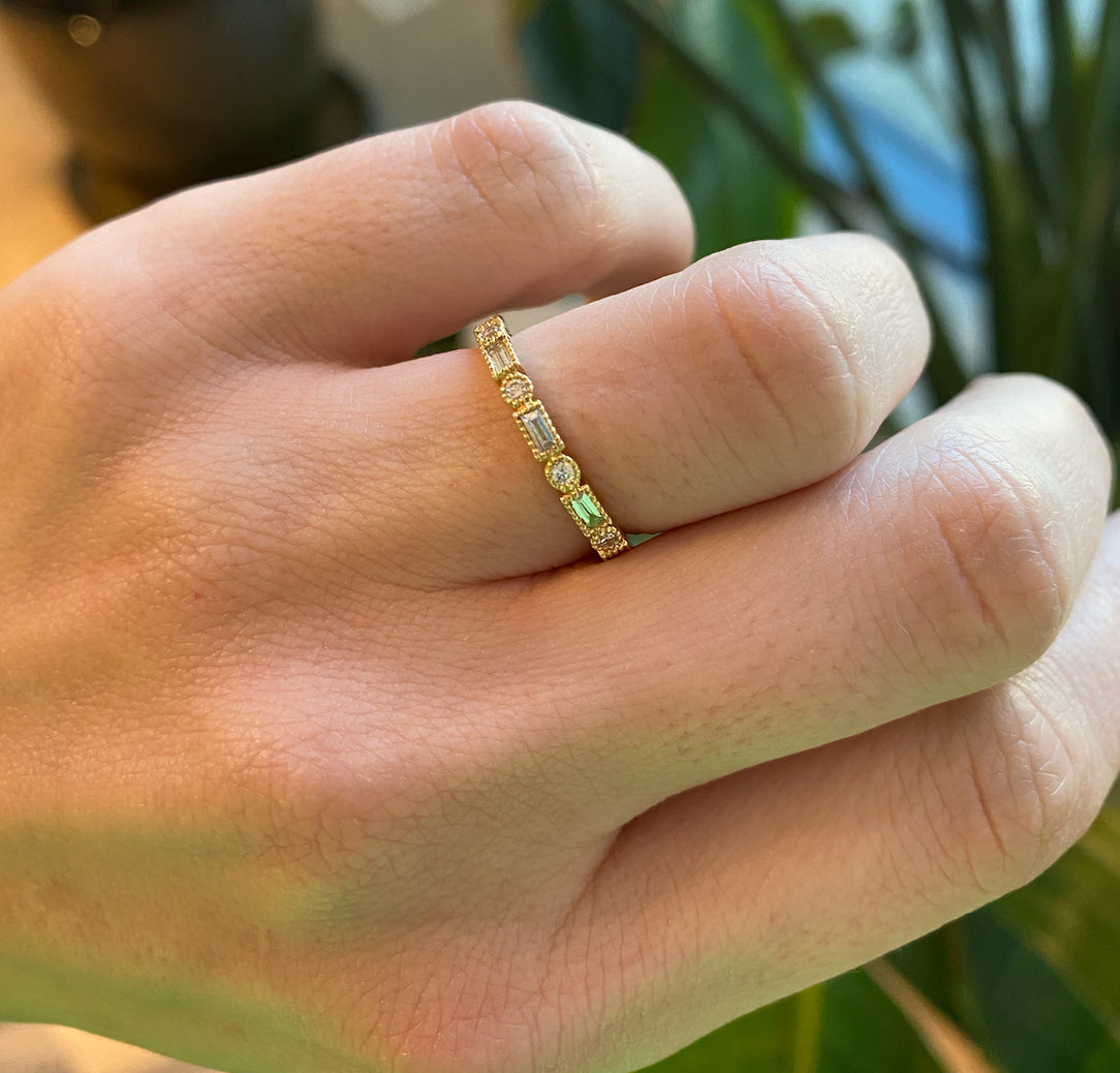 Trouwring met ronde en baguette diamanten