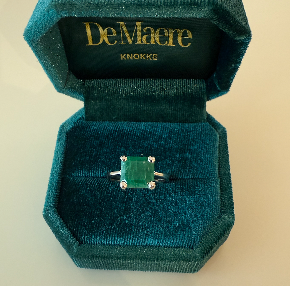 Ring vierkante smaragd