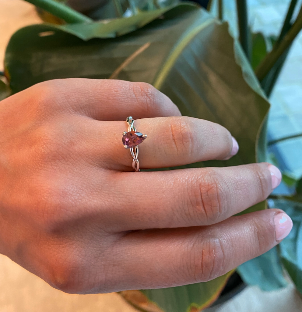 Roze toermalijn peer ring