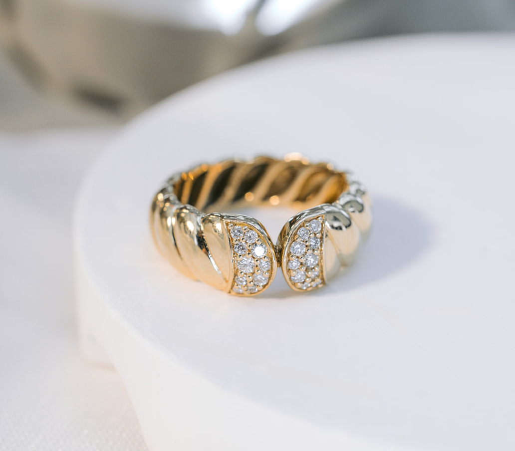 ring met natuurlijke diamanten