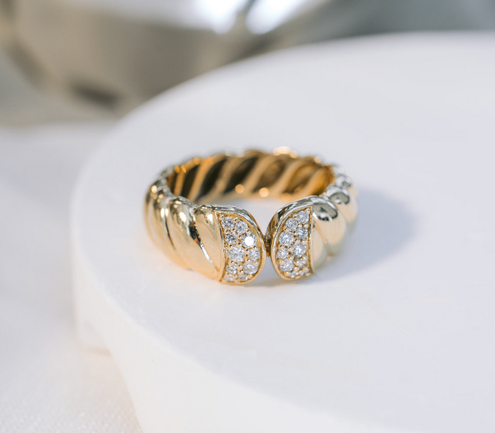 ring met natuurlijke diamanten