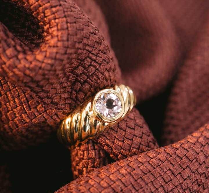 ring met roze topaas steen