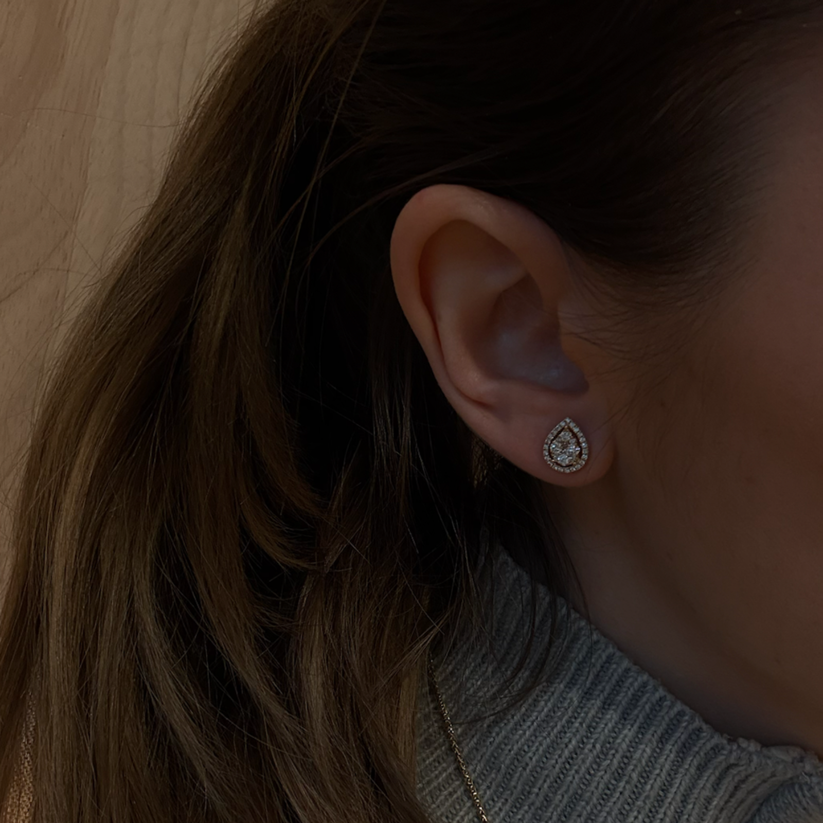 0.95 ct diamant in peervormige oorbellen