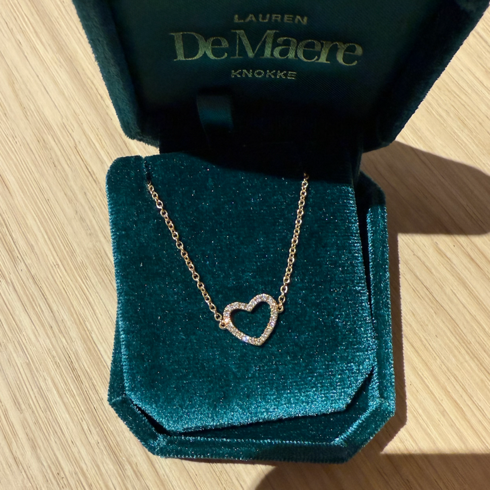 Geelgouden armband met diamanten hartje