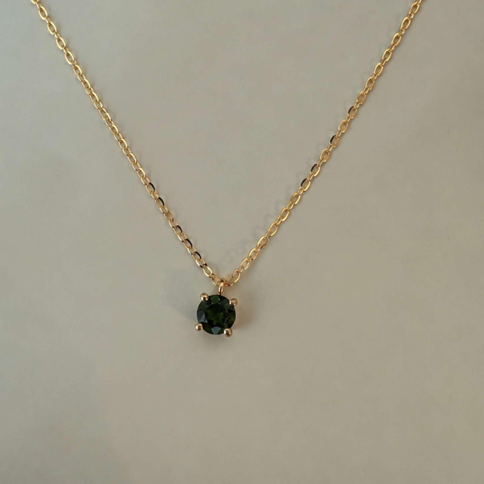Groene ronde toermalijn ketting