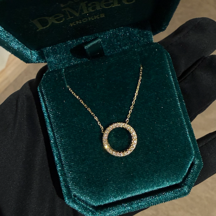 Geelgouden ketting met cirkel in diamant