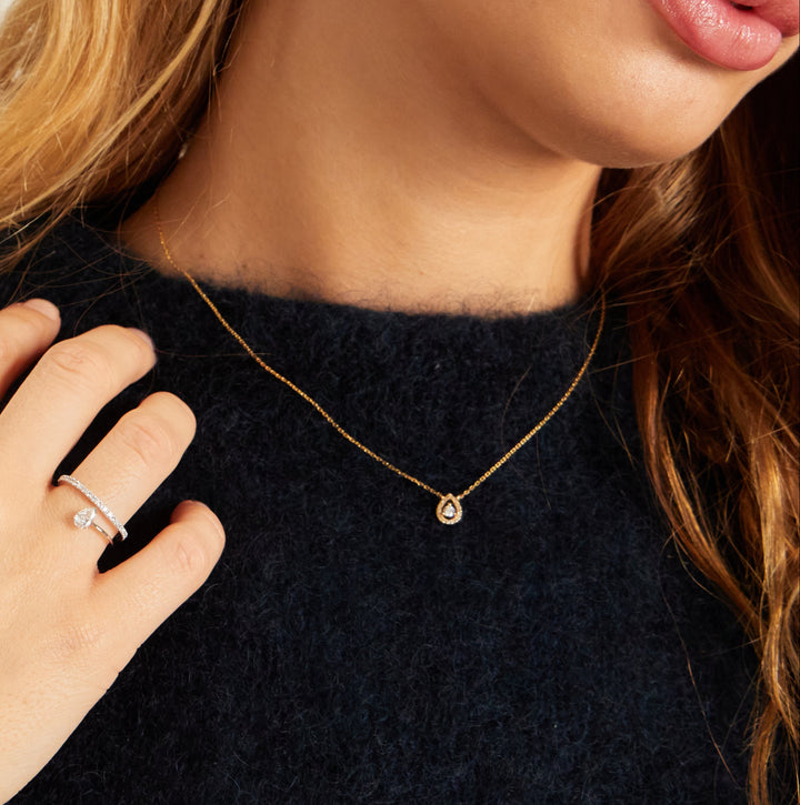 Ketting in peervormige hanger