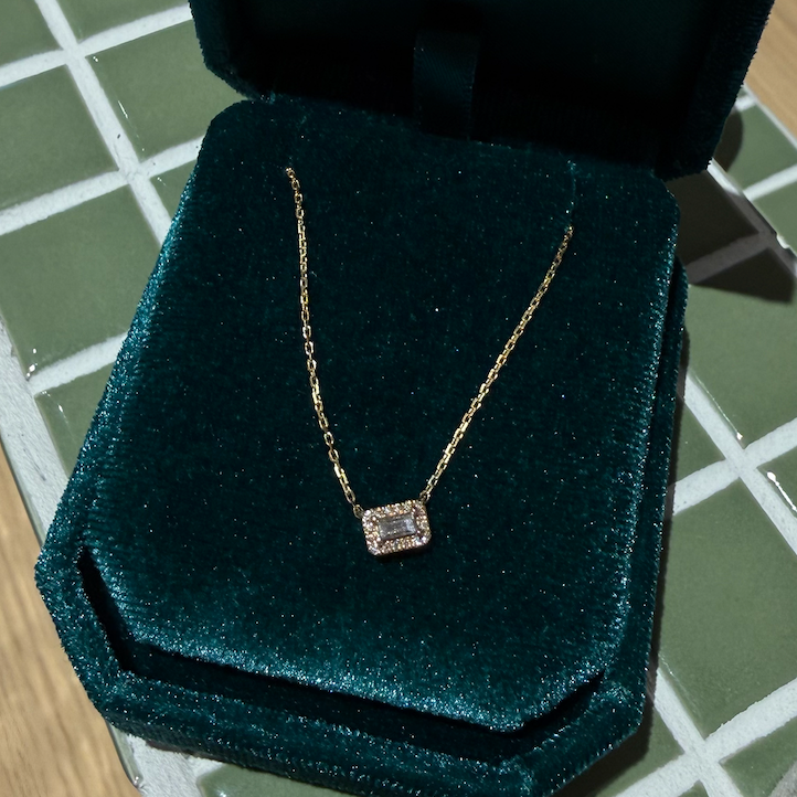 Ketting met baguette diamant