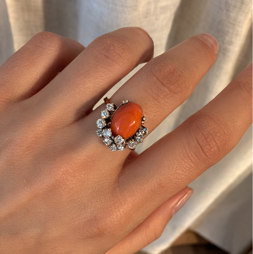 Ring met koraal en diamanten de maere knokke