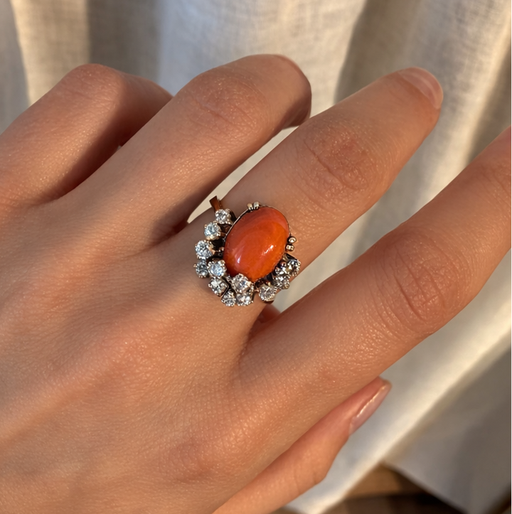 Ring met koraal en diamanten de maere knokke