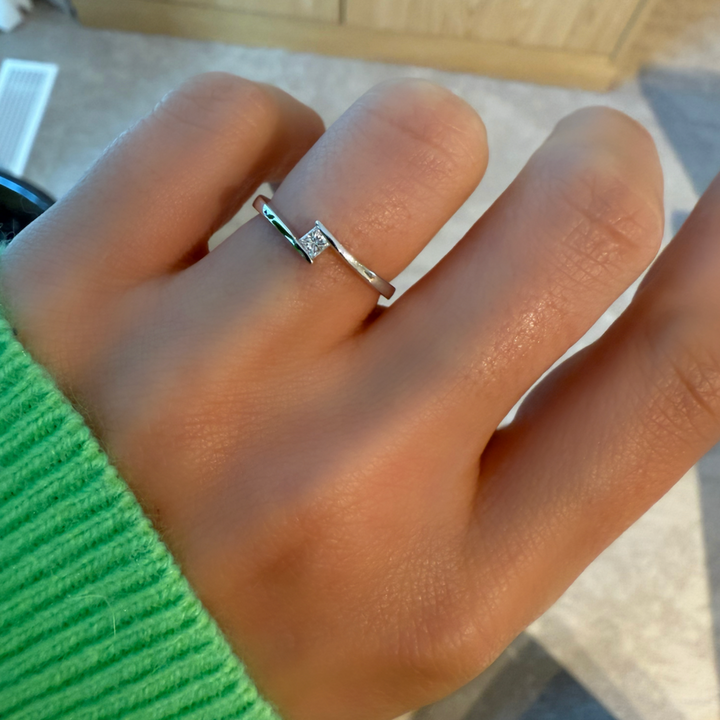 Ring met princess cut diamant