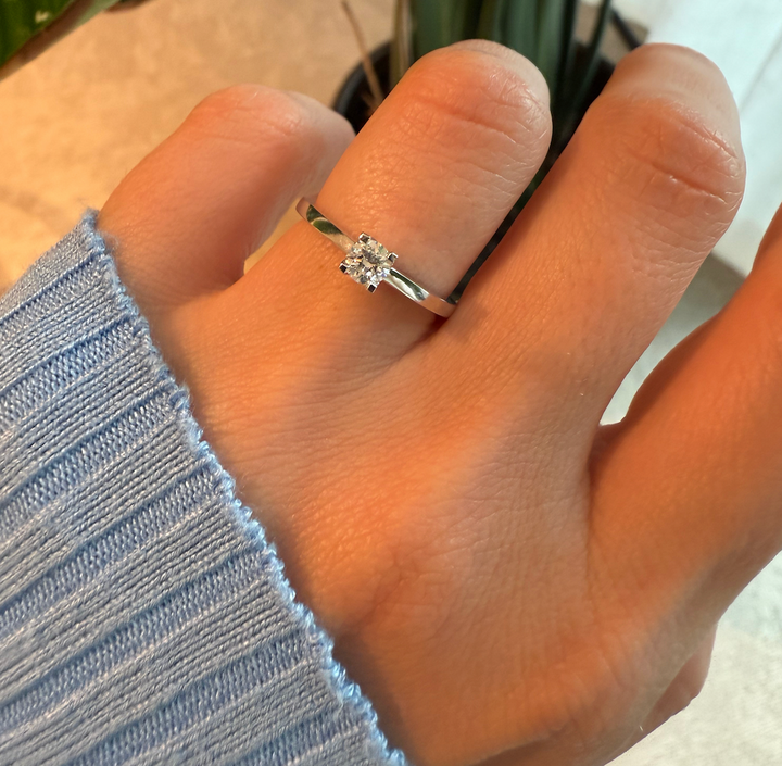 Ring met 0.30 ct solitaire
