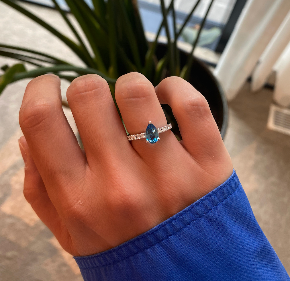 Ysra ring