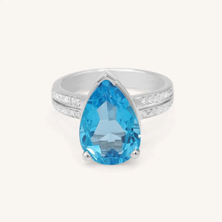 Aqua blue topaas ring