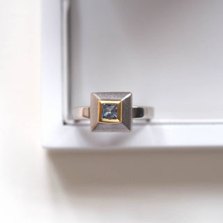 Square topaas ring - La Trouvaille