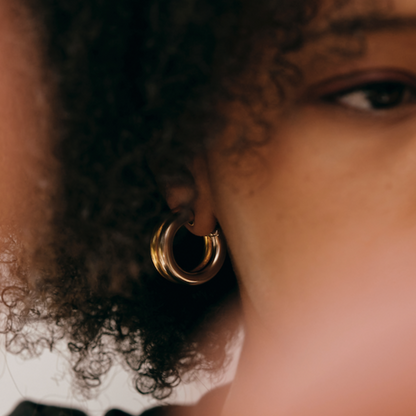 Clip golden earrings - La Trouvaille